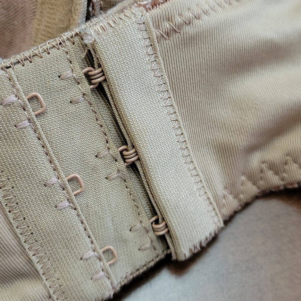 ๐ BODY FORM BRA - Picture 7 of 9